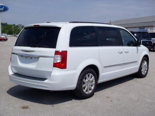 2014 chrysler town & country touring