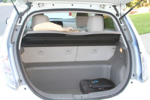 2011 Nissan Leaf SL ELECTRIC, image 6