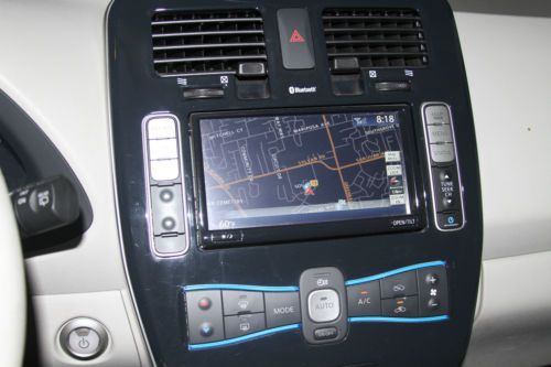 2011 Nissan Leaf SL ELECTRIC, image 11