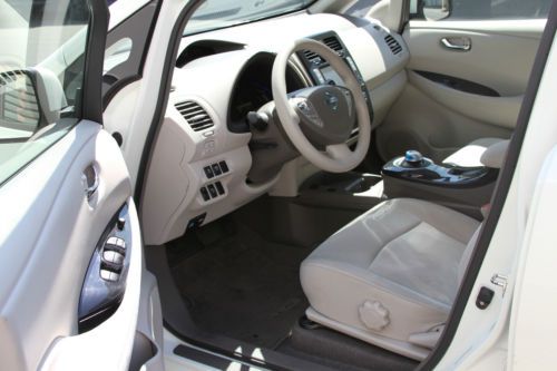 2011 Nissan Leaf SL ELECTRIC, image 14
