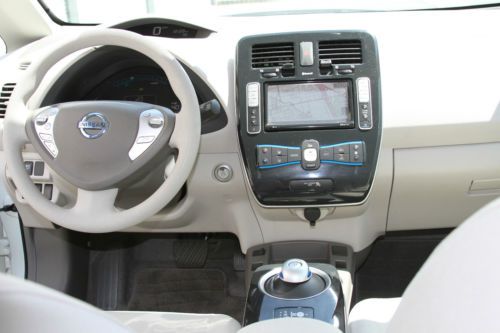 2011 Nissan Leaf SL ELECTRIC, image 21