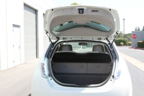 2011 Nissan Leaf SL ELECTRIC, image 22