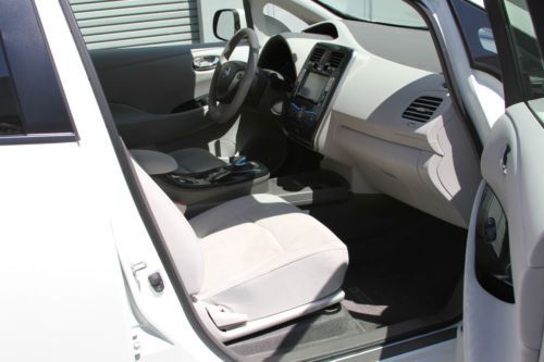 2011 Nissan Leaf SL ELECTRIC, image 23