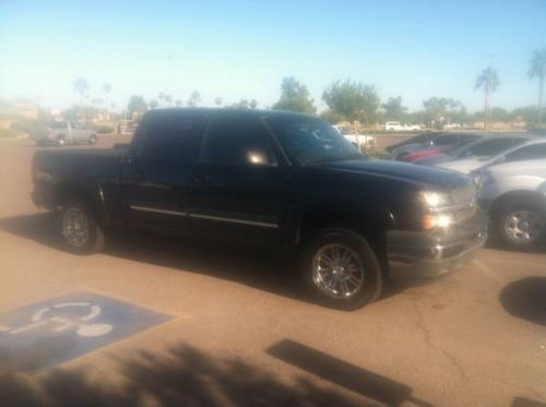 Chevy silverado crew cab 4x4 with 5.3 v8, 125k miles, no mechanical problems