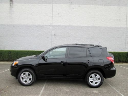 Automatic suv low miles excellent tires black