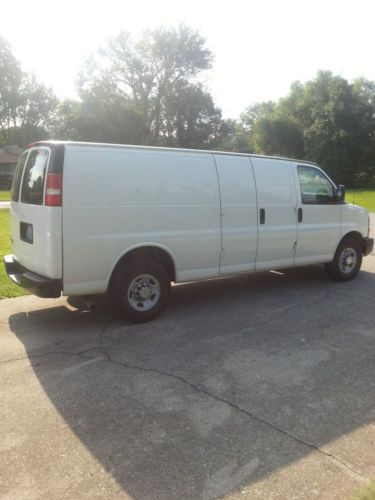 2011 chevrolet express 2500 base extended cargo van 3-door 4.8l