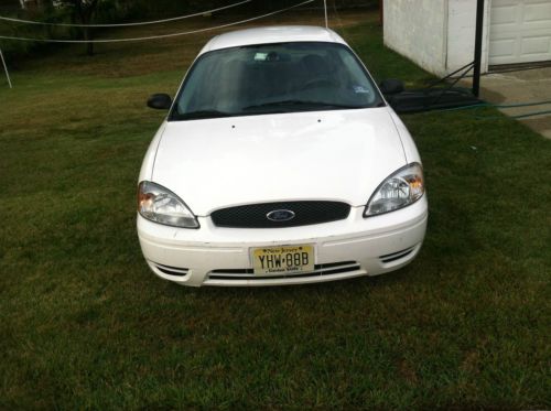 2005 ford taurus se sedan 4-door 3.0l