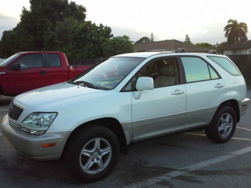 Selling lexus rx300