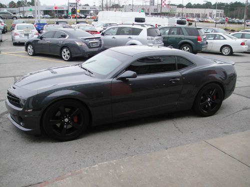 2010 chevrolet camaro ss coupe 2-door 6.2l v8 automatic w/ lots of ad ons! nice!