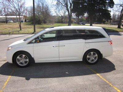 Honda odyssey touring navigaton dvd sunroof like new 2011 clean car fax save big