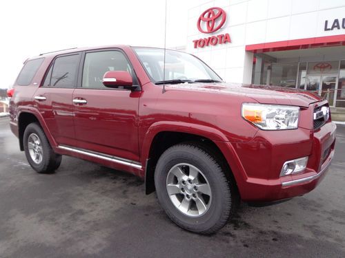 New 2012 4runner sr5 4x4 4.0l v6 moonroof rear camera nav heated leather