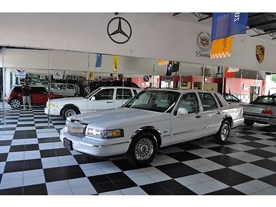 1996  lincoln towncar executive*florida car*64k*sunroof*warranty*mint*rare