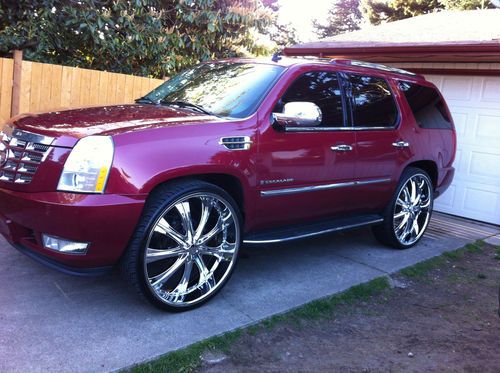 2007 cadillac escalade custom on 30s,leather,navigation.