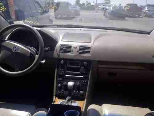 2004 Volvo XC90 T6 Wagon 4-Door 2.9L, image 3