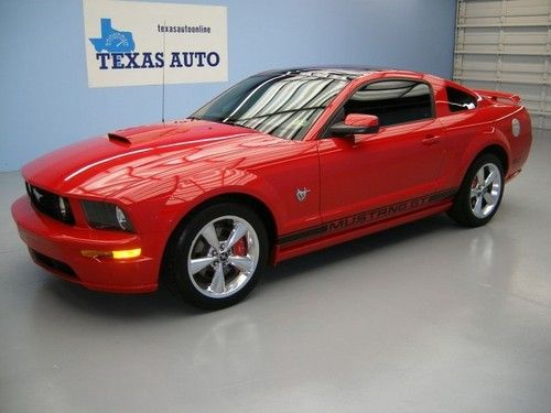 We finance!!!  2009 ford mustang gt 5-speed glass top 18 rims pioneer cd 2 keys