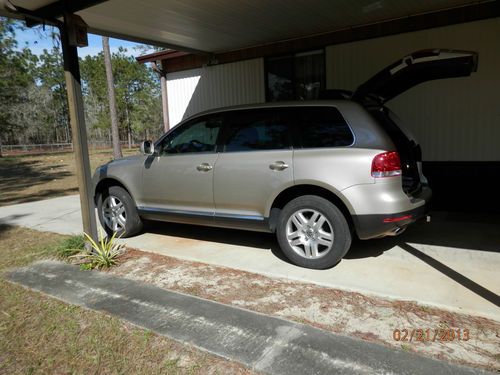 2005 volkswagen touareg v8 4-door 4.2l