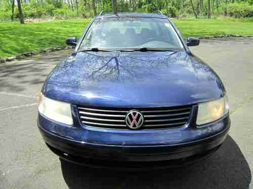 2000 Volkswagen Passat GLX Wagon 4-Door 2.8L with no reserve, image 7