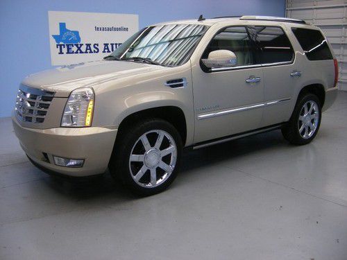 We finance!!!  2007 cadillac escalade auto roof nav rcamera tv 3rd row pwr board