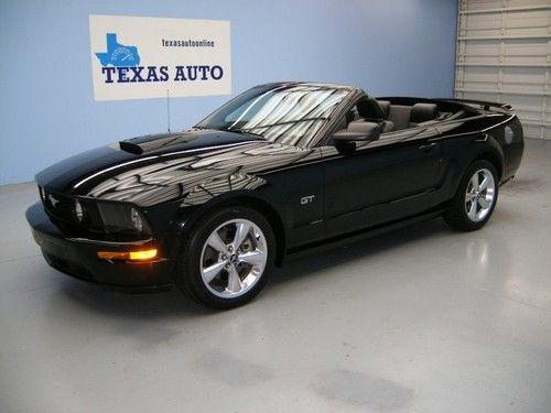 We finance!!!  2008 ford mustang gt premium convertible 5-speed nav xenon 6 cd!!