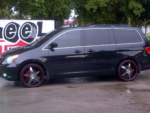 Honda odyssey 2008 ex-l on 22'' rims