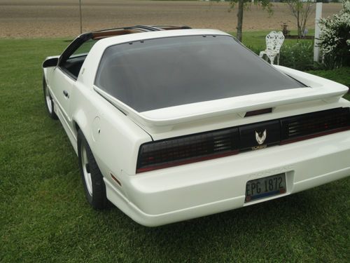1989 Pontiac Firebird Trans Am GTA SE Coupe 2-Door 3.8L, image 2