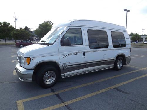 2002 ford e-150 explorer conversion van (varey clean)