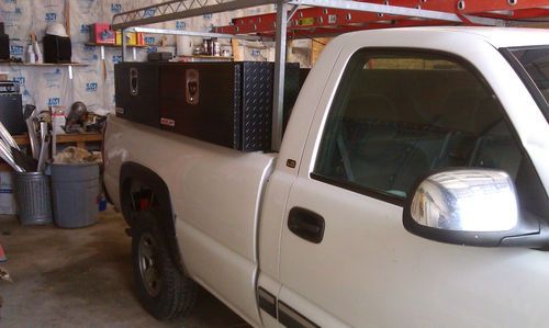 2000 2500 hd chevrolet regular cab ready for work. tool boxes and ladder rack