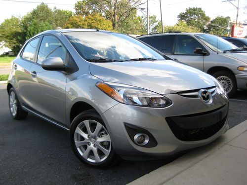 2012 mazda2 touring 1.5l aluminum wheels, xclean like new,13k,non smoking car