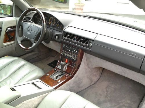 1993 MERCEDES-BENZ 500SL. Only 16,813 Miles. Great Condition. Clear Title., image 9