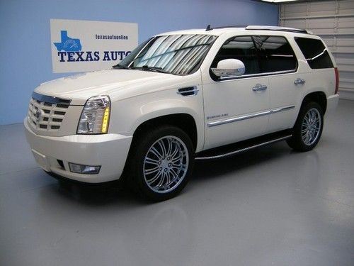 We finance!!!  2008 cadillac escalade luxury auto roof nav rcam 3rd row 22 rims!