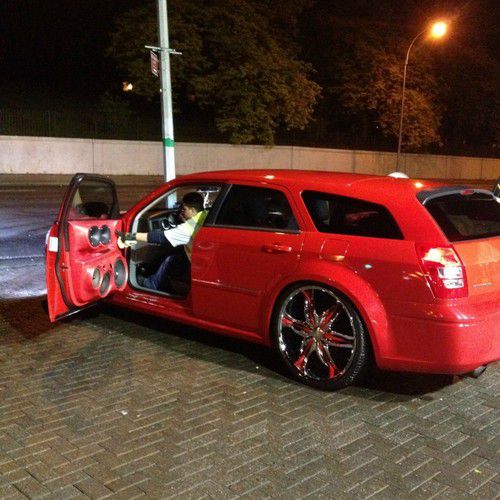 2007 dodge magnum customized must sell a.s.a.p.