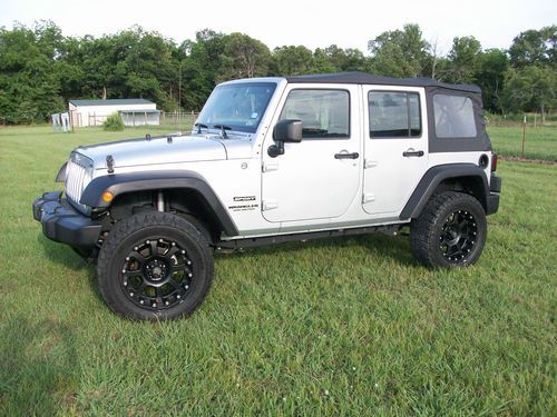 2011 jeep wrangler unlimited sport utility 4-door 3.8l