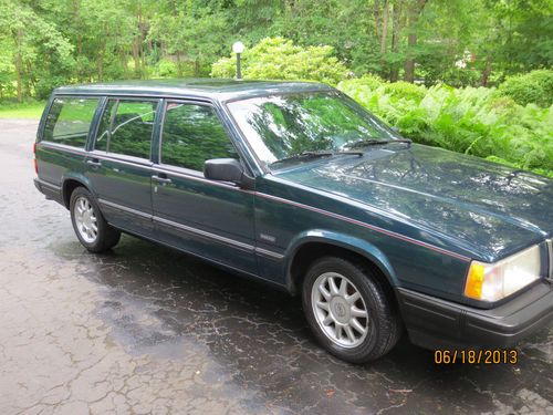 1995 volvo 940 base wagon 4-door 2.3l