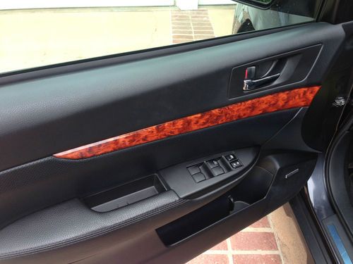 2010 SUBARU OUTBACK WAGON LIMITED LOADED NAV++++++ IN IMMACULATE CONDITION, image 15