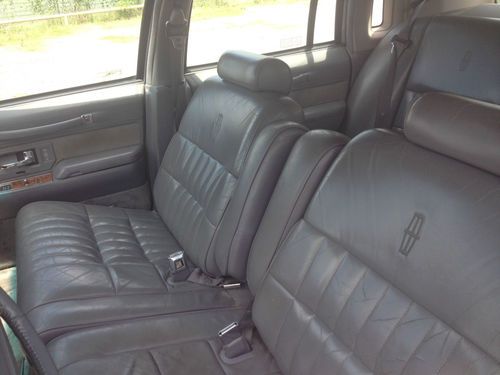1993 Lincoln Town Car Executive Sedan 4-Door 4.6L, image 7