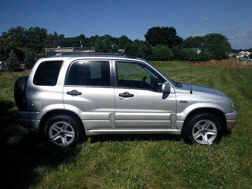 03' suzuki grand vitara 4x4*very clean*low miles*runs great