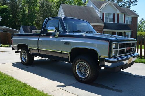 Gmc high sierra short bed, 4x4, reg cab, excellent paint, excellent condition