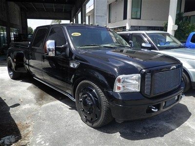 1999 f-350 dually - lowered  7.3l diesel v8 auto black