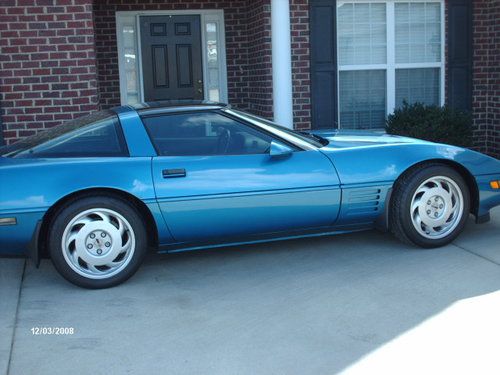 1992 chevrolet corvette base hatchback 2-door 5.7l