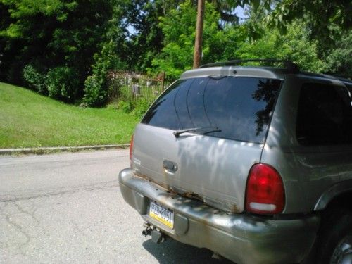 2000 silver slt , good condition, 4 door