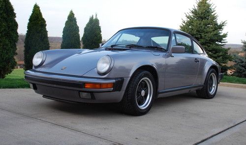 Porsche 911 carrera coupe 2-door 3.2l