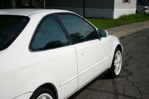 very nice car very clean good running 17 inch weels cd player power window, image 3