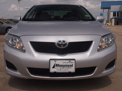10 Silver LE 1.8L Sedan Fuel Efficient Low Miles CD/MP3 Keyless Entry We Finance, image 2