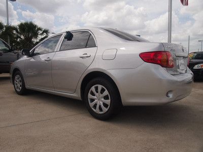 10 Silver LE 1.8L Sedan Fuel Efficient Low Miles CD/MP3 Keyless Entry We Finance, image 11