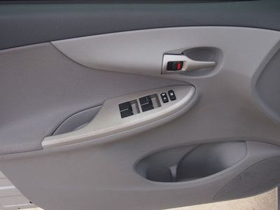 10 Silver LE 1.8L Sedan Fuel Efficient Low Miles CD/MP3 Keyless Entry We Finance, image 15