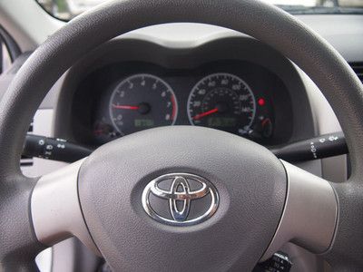10 Silver LE 1.8L Sedan Fuel Efficient Low Miles CD/MP3 Keyless Entry We Finance, image 21