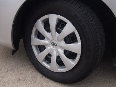 10 Silver LE 1.8L Sedan Fuel Efficient Low Miles CD/MP3 Keyless Entry We Finance, image 26