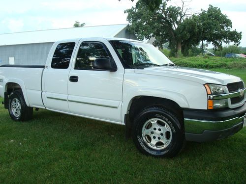 Chevy silverado z71 5.3 4wd leather,bose,lynex tontoe cover, one owner truck