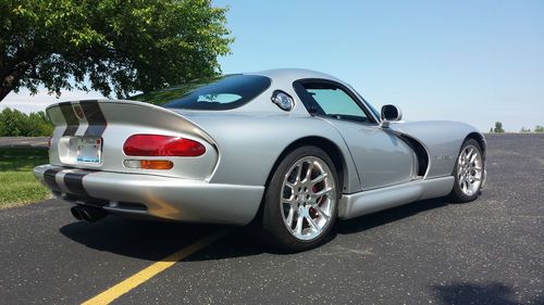 1998 Dodge Viper GTS Coupe 2-Door 8.0L, image 3