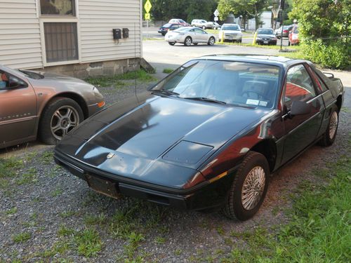 1984 pontiac fiero black